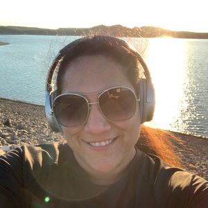 Meet your Posher, Monica